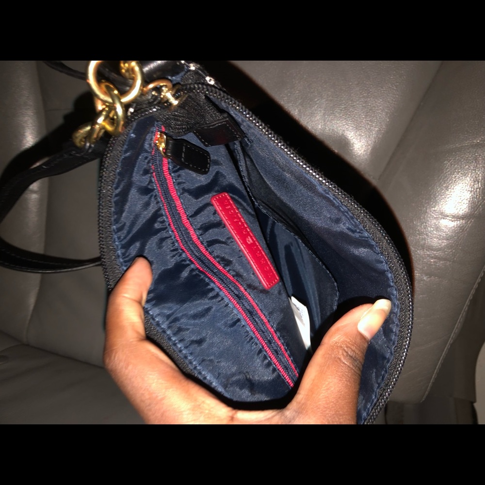 Tommy hilfiger shoulder bag